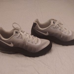 Nike Airmax Invigor Casual Shoes  Mens size 11